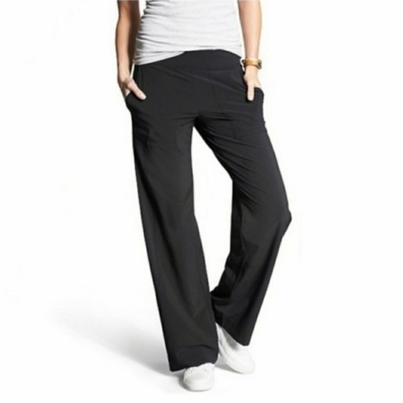 Athleta Chelsea Cargo Wide Leg Pants